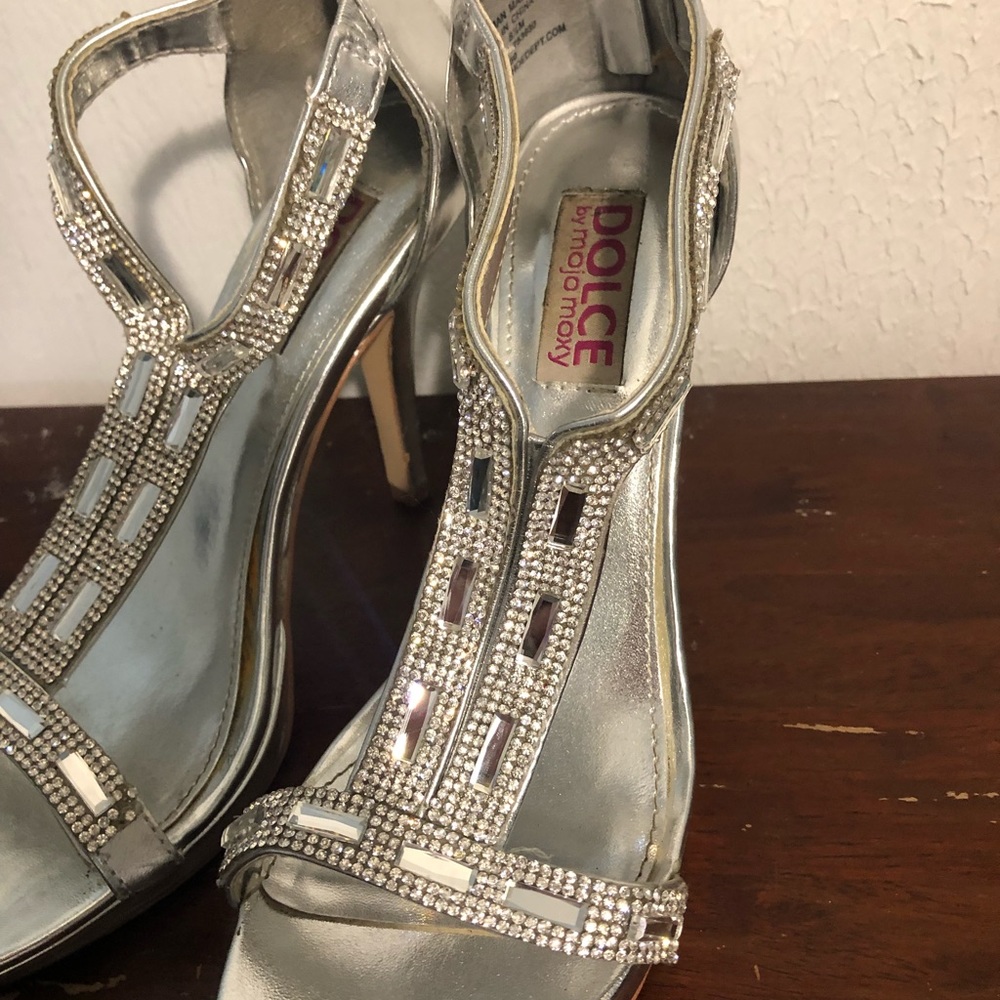 Heels - Picture 3 of 3